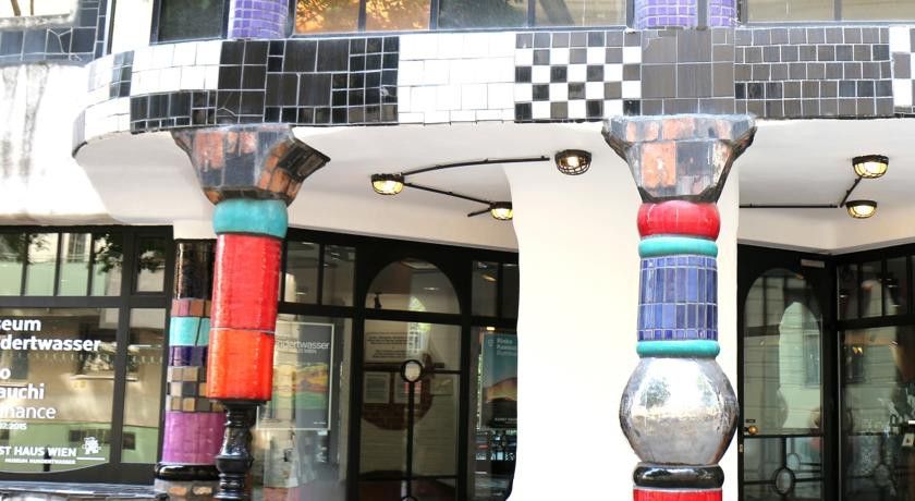 Magdas Hotel Wina Bagian luar foto