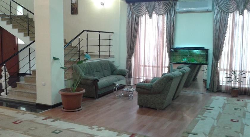 Magdas Hotel Wina Bagian luar foto